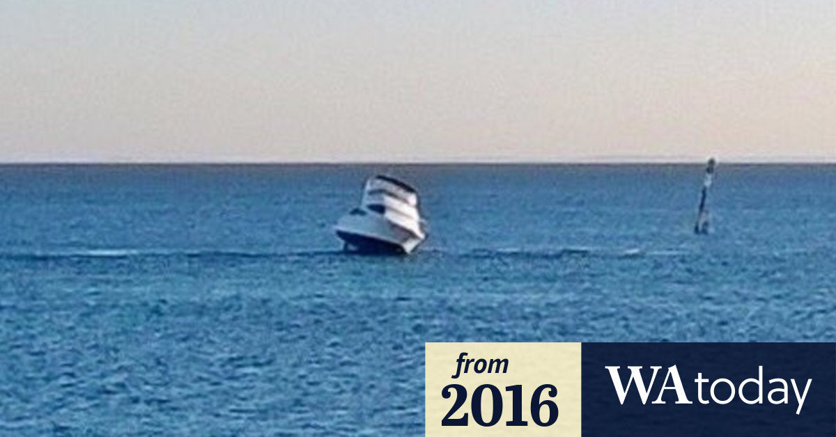 Couple rescued after boats runs aground at Rottnest